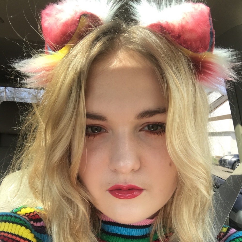 Meet your Posher, Camille